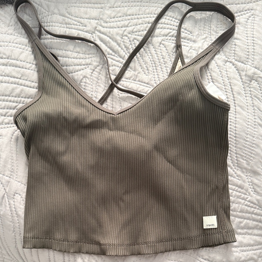 Vuori sz M Olive Ribbed Women's Top